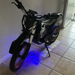 E bike / E moto black and white