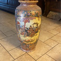 ANTIQUE CHINESE LARGE SATSUMA PORCELAIN VASE