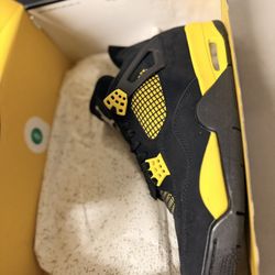 Jordan Retro 4 Sz 11.5 Thunder 