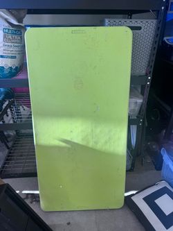 Foldable table
