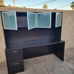 Desk Heavy Dury/file Cabinet Drawers  30$