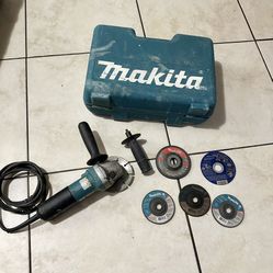Makita Angle Grinder Set 