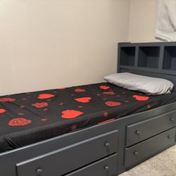 Twin Beds With Drawer And A Counter Top
