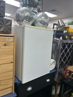 Mini fridge
