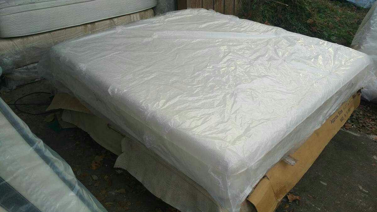 Tempurpedic King Size Mattress And Box Springs Colchon Tamaño King Con