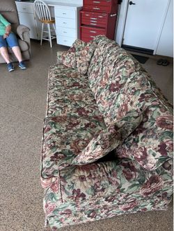 Lazy boy floral couch with pullout bed
