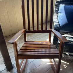 2 Rocking Chairs