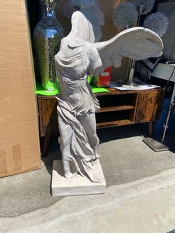 Garden angel statue