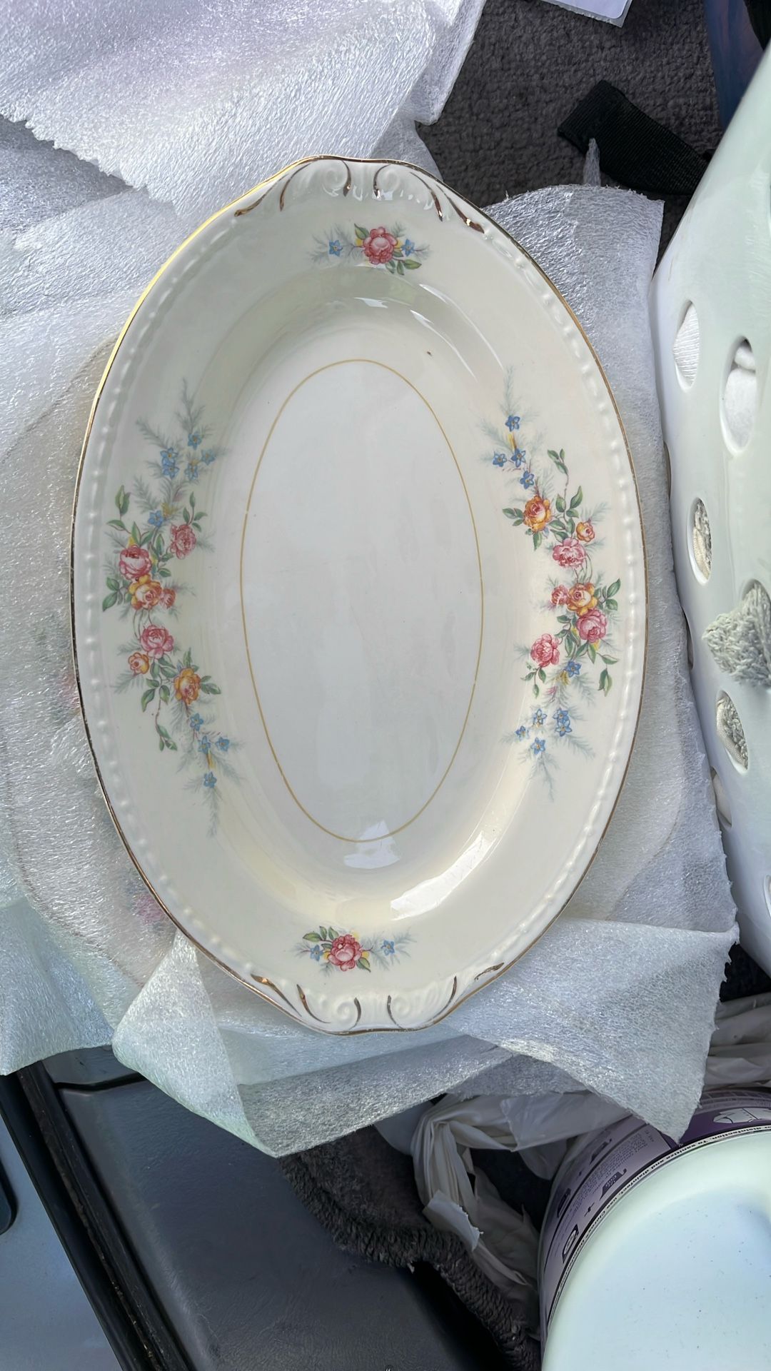 Homer Laughlin Eggshell Georgian china, likely an oval platter, produced in the USA. Key details of the stamp and the piece include: Manufacturer: H