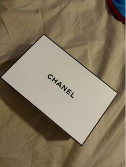 Chanel box