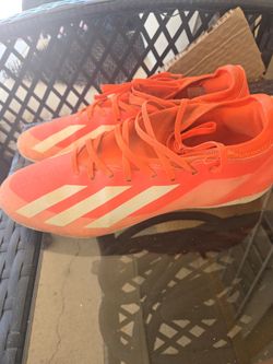 Soccer cleats