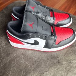 Air Jordan 1 Low 9.5 (Never Worn) 