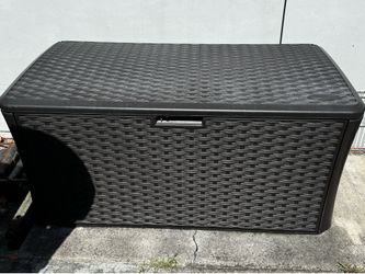 Suncast outdoor cabinet