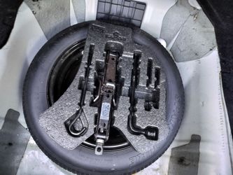 Honda Civic LX Spare tire with Jack set