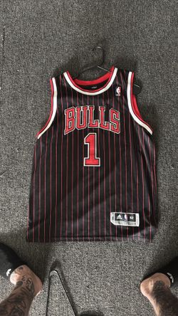 Bulls Derrick Rose Adidas size 52
