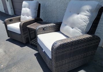 Thomasville Barela 3-piece Outdoor
Patio Glider Recliner Set