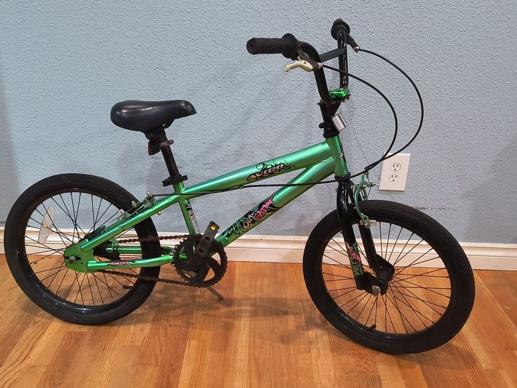 18" Avigo One Eight Kids BMX Bike 