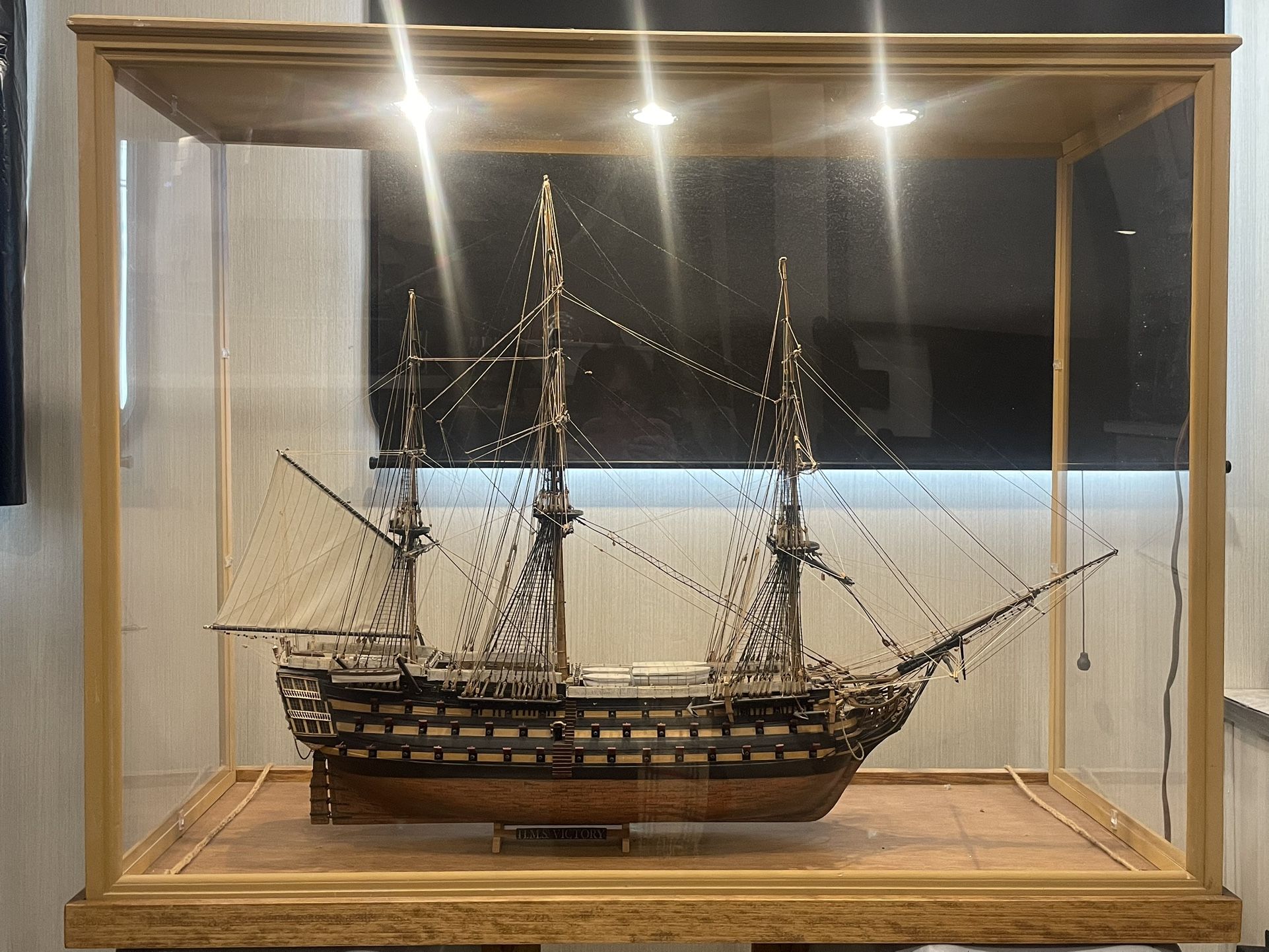 Scale Model Ship Large HMS VICTORY 46"L x 37"H - With Lighted Custom Acrylic Case