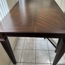 High Top Dining Table / 4 Chairs 