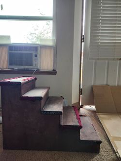 Pet stairs free