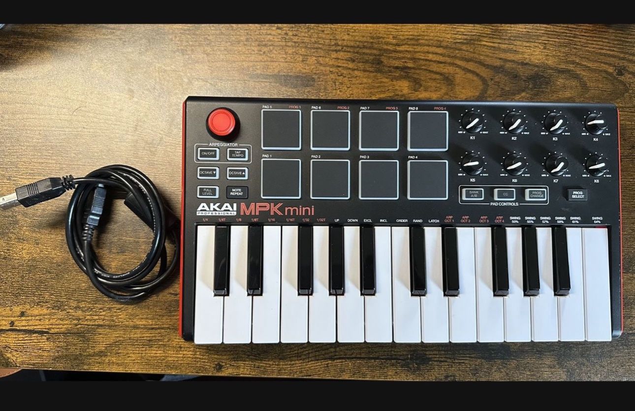 AKAI Professional MPK Mini MK2 in good condition