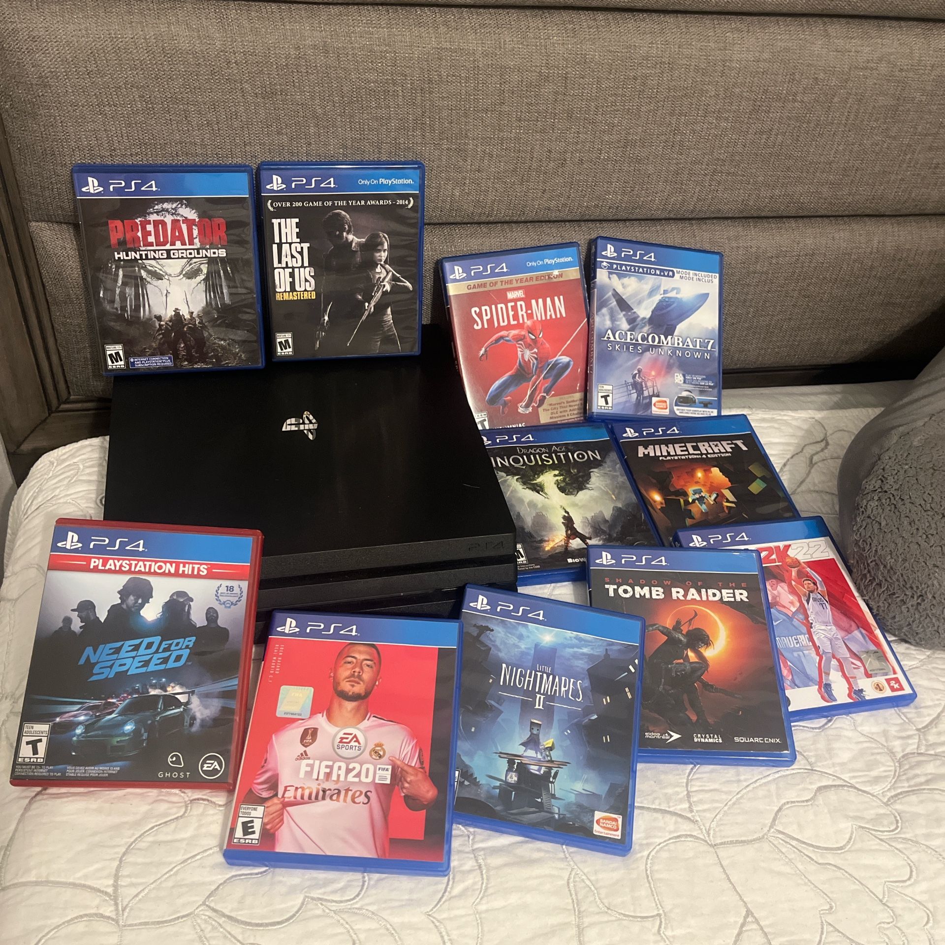 PlayStation 4 Pro Including 11 Games 