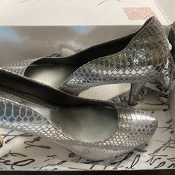 9.5 Silver Pumps From White House black Market