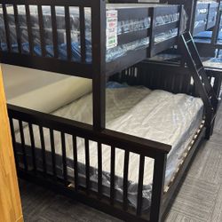 Bunk Bed Twin And Full With Matttess Included 