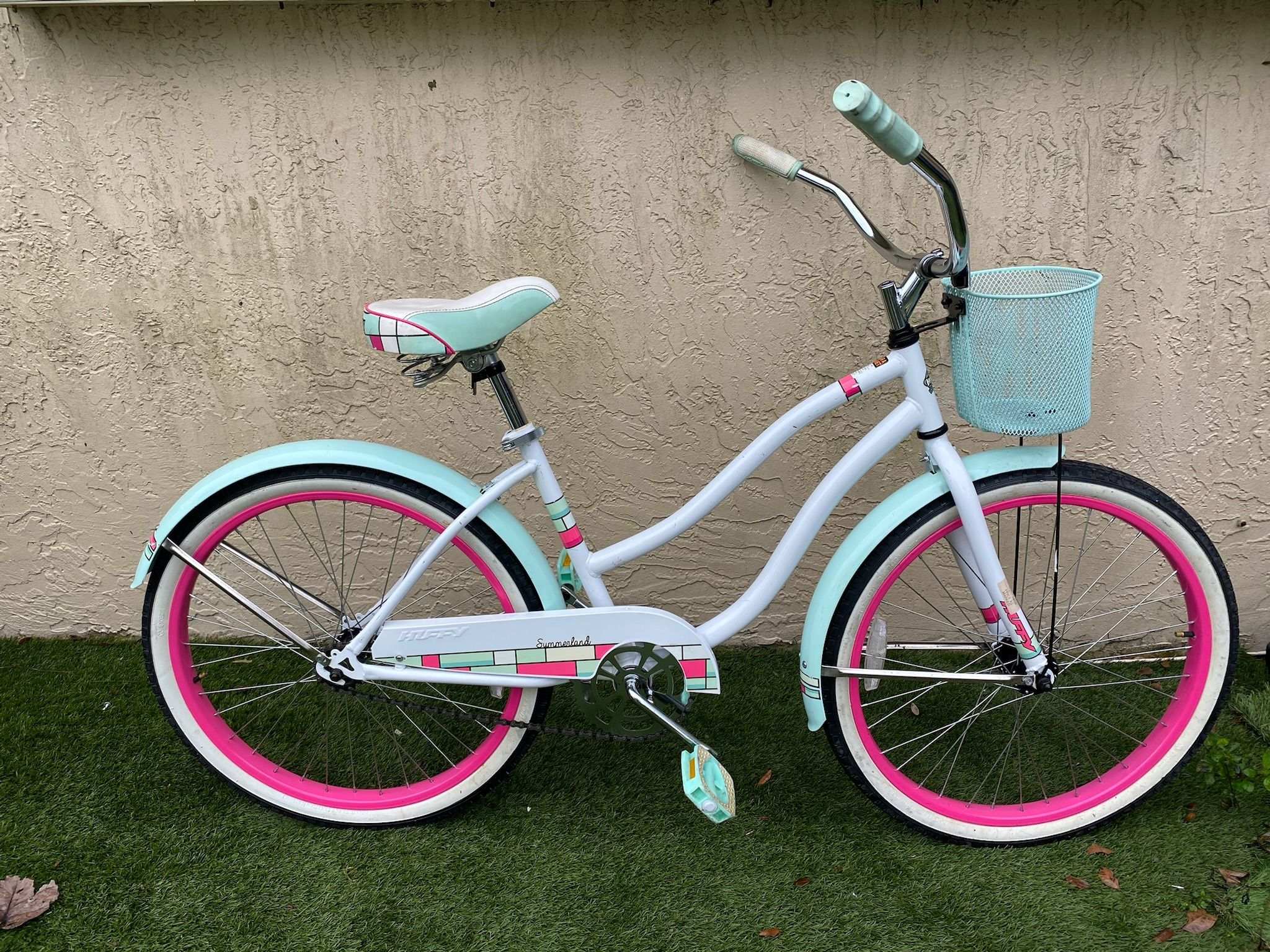 Huffy Girl’s Summerland Cruiser Bike With  24” Tires - Local Delivery for a Fee - See My Items