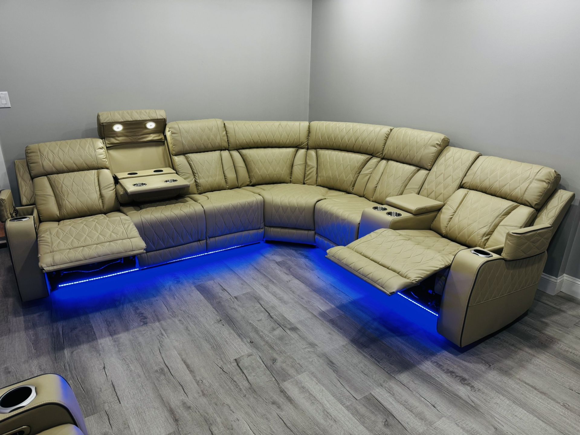 FREE DELIVERY π AND INSTALLATION - BRAND NEW π IN π¦ BEIGE LEATHER POWER RECLINER 3-PCs SECTIONAL