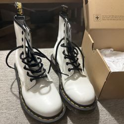 Women’s Boots Size 7
