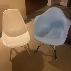 2 New Retro Style Chairs 