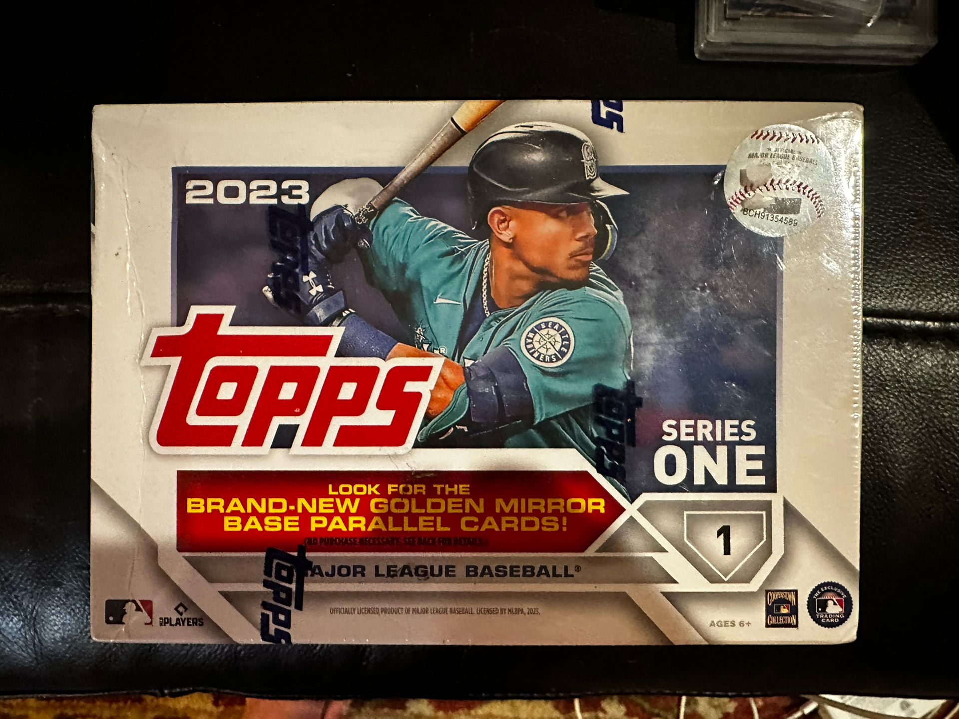 π₯ 2023 Topps Baseball Retail Mega Box (Series 1) β Factory Sealed | 256 Cards | Golden Mirror Chase π₯