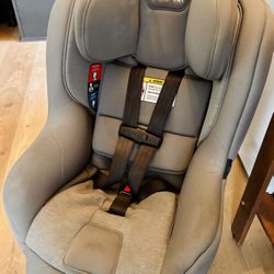 Nuna RAVA Convertible Car seat 