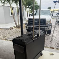 Maleta Rodante Para Documento Y Catálogo 