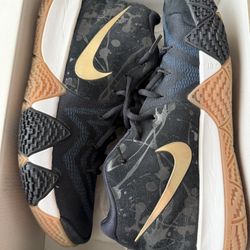 Kyrie 4’s (Size 11)