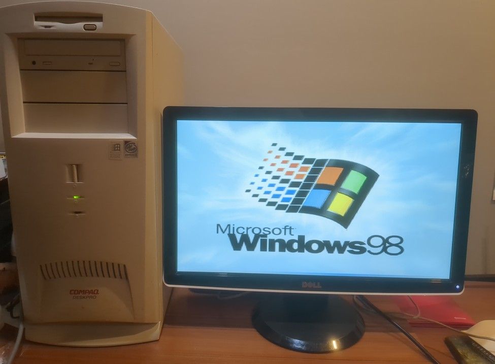 Vintage working Compaq Deskpro Windows 98 Retro Desktop Pentium II 450 MHz 6GB HDD MTG Shandalar installed