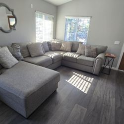 Jeromes Aubrey Sectional W/ Chase Gray