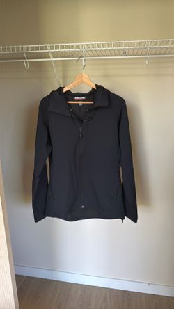 Kirkland Signature Men’s Softshell Hooded Jacket - Medium