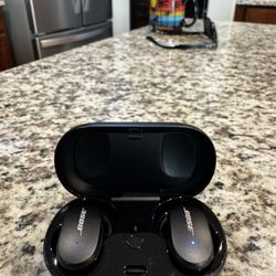 New Bose Quiet Comfort 