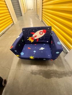 Flip Out Chair - 2-in-1 Convertible Chair