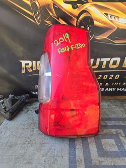 2019 ford F250 tail Lights