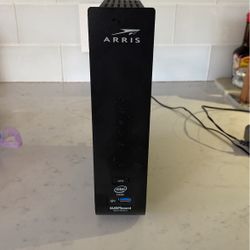 ARRIS surfboard 3.0 cable modem And Wi-Fi Router