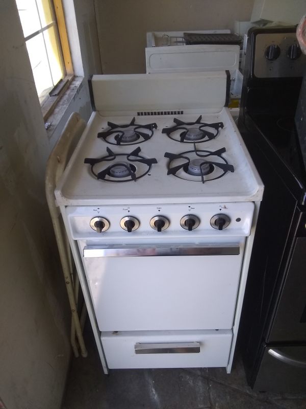 Hot point gas stove 20 inch for Sale in San Bernardino, CA OfferUp