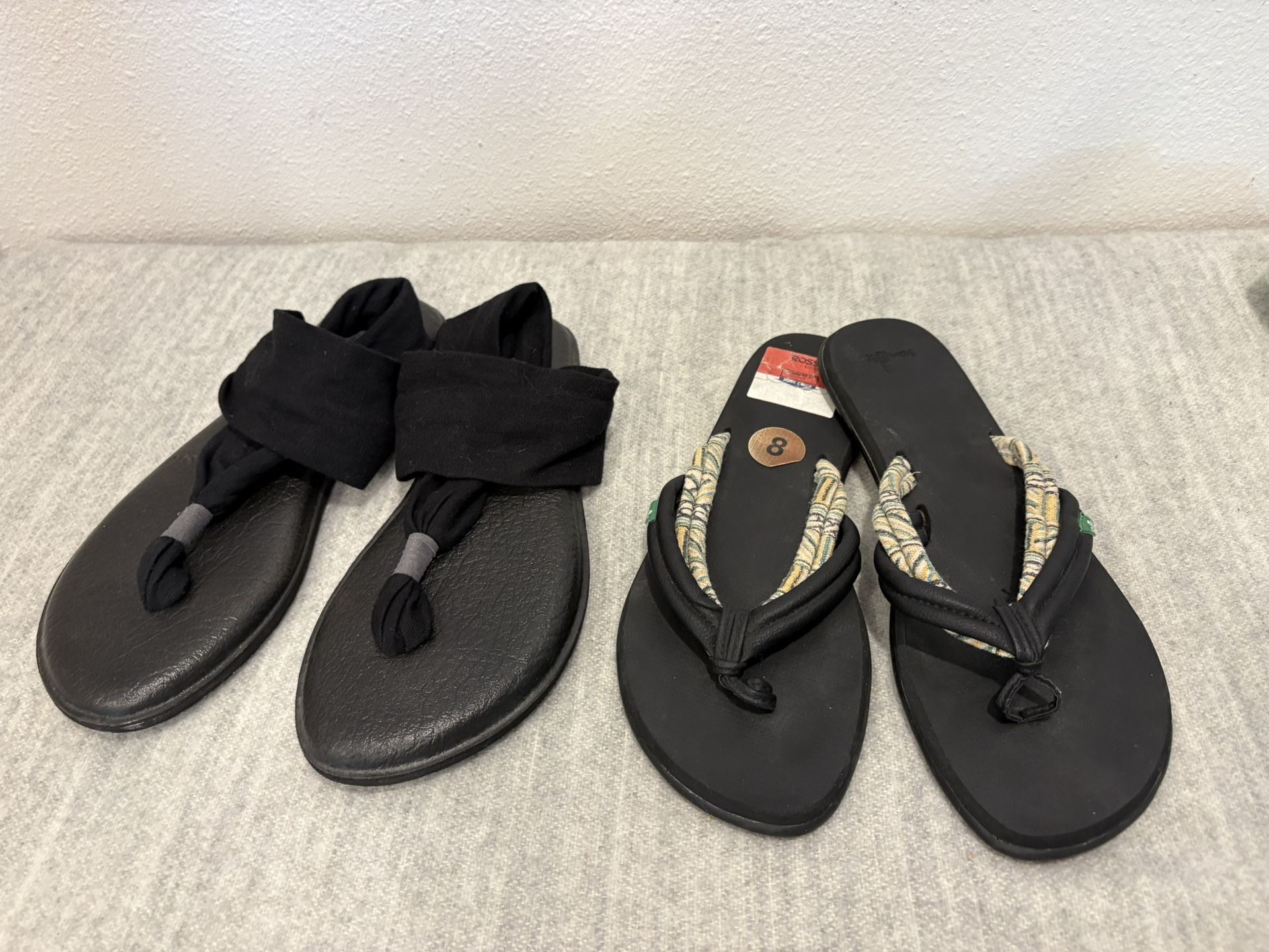 2 Pairs Of Women’s Black Sanuk Yoga Mat Summer Sandals size 8 - Simi valley