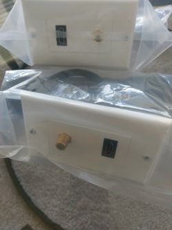 Home theater wall plate