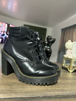 Dr. Martens chunky lace up boots size 7