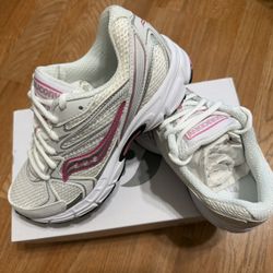 Running Shoes 7.5 Open Box 