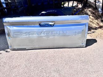2023 to 2026 CHEVY COLORADO TAILGATE