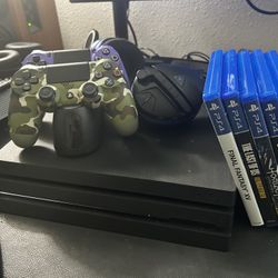 PS4 Pro Bundle — 2 controllers + Headset + 5 Games — Plug and Play Ready